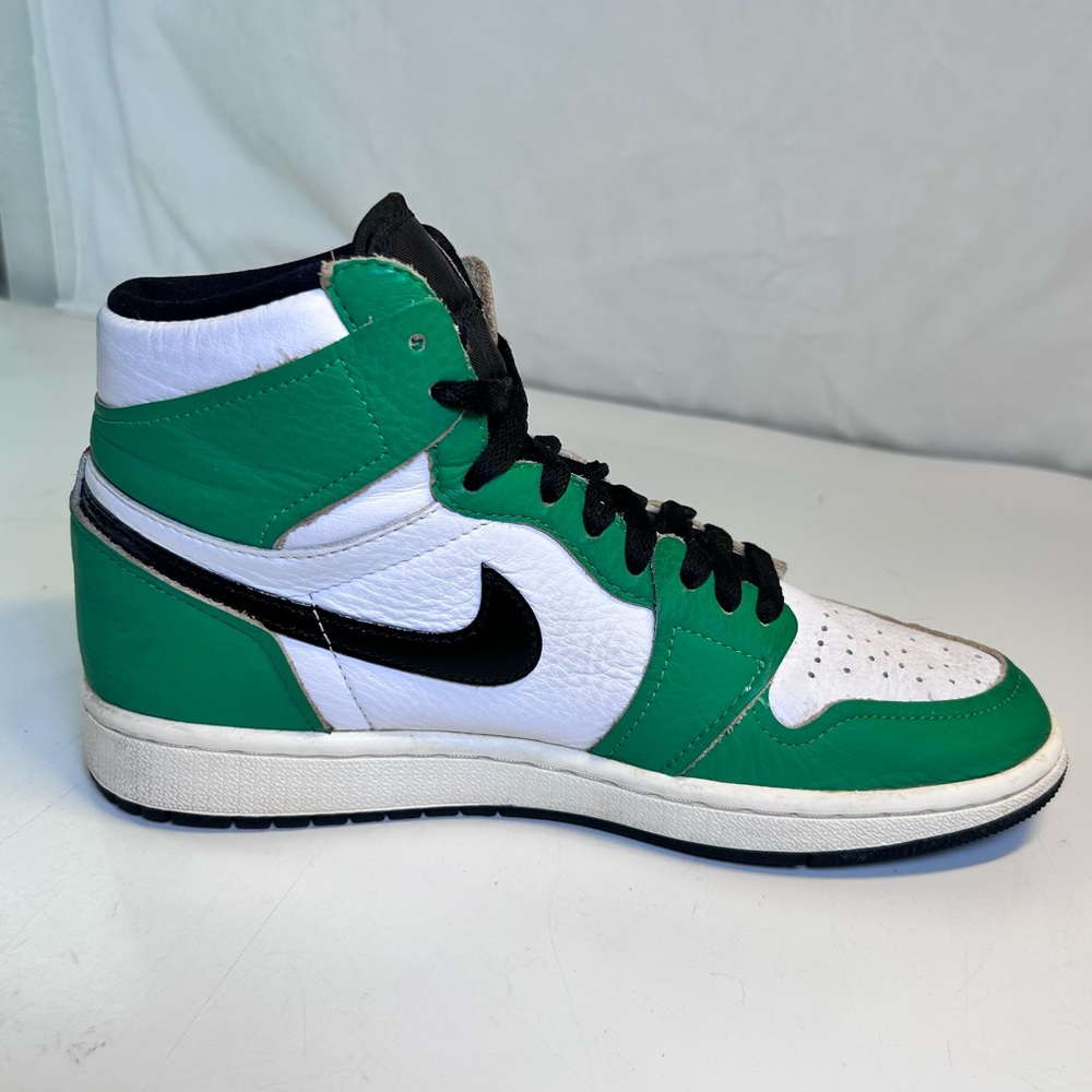Nike Air Jordan Women’s Green and White Leather High Tops. Size 7.5 - Picture 2 of 16